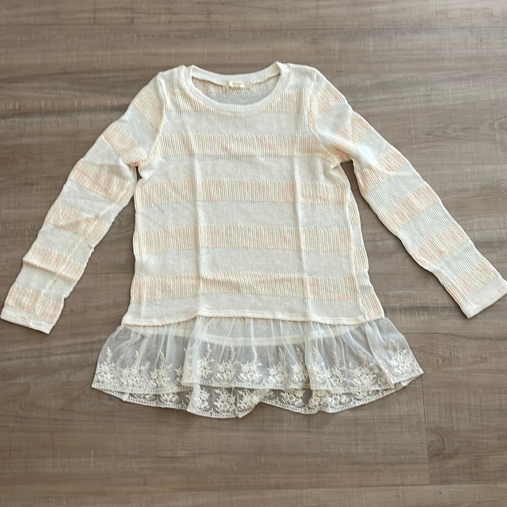 Soprano girls top with lace trim. XL(16). Like new